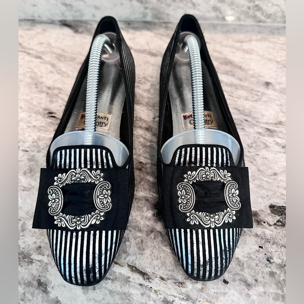 vintage flats black and silver town and country size 7N